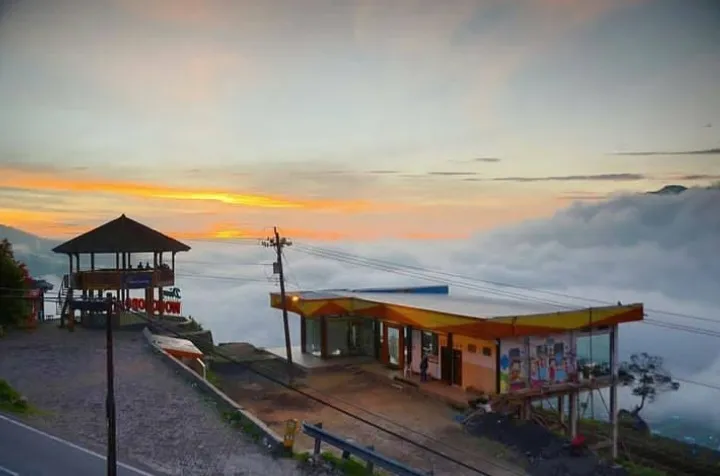 Gardu Pandang Dieng - Photo 2