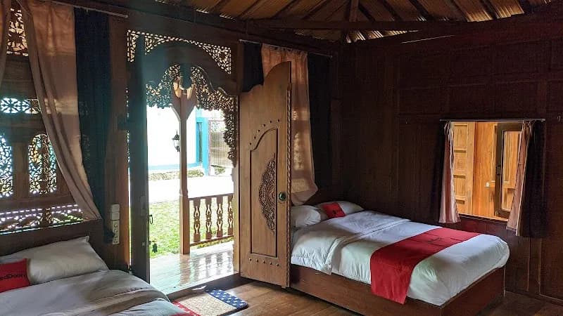 RedDoorz Syariah Terminal Mendolo - Photo 2