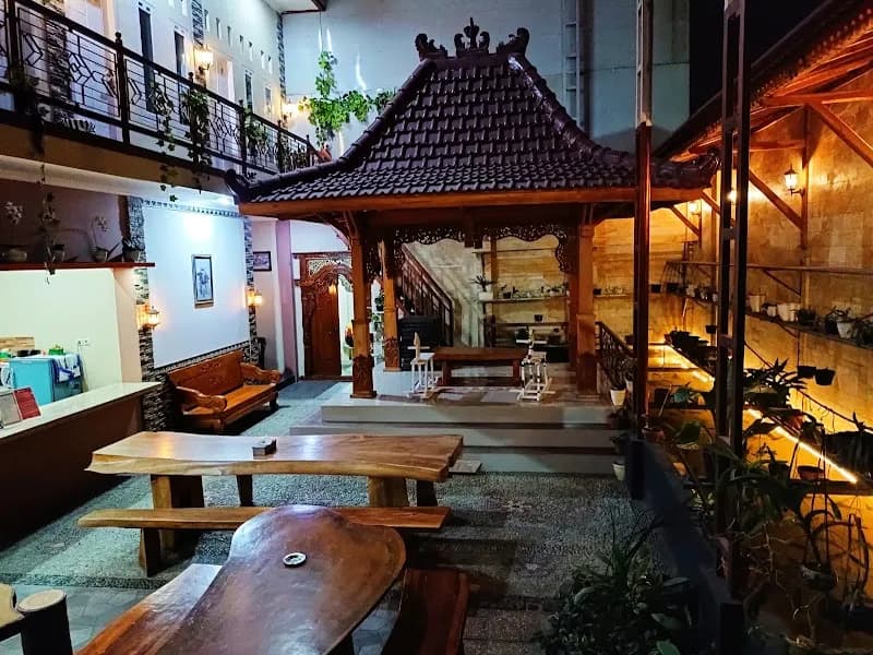 RedDoorz Syariah Terminal Mendolo - Photo 4