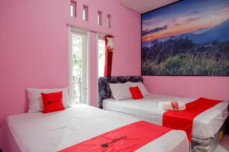 RedDoorz Telaga Warna Dieng - Photo 2