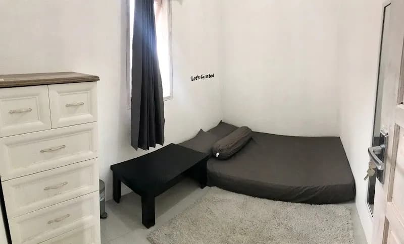 Madina Monochrome Homestay - Photo 4