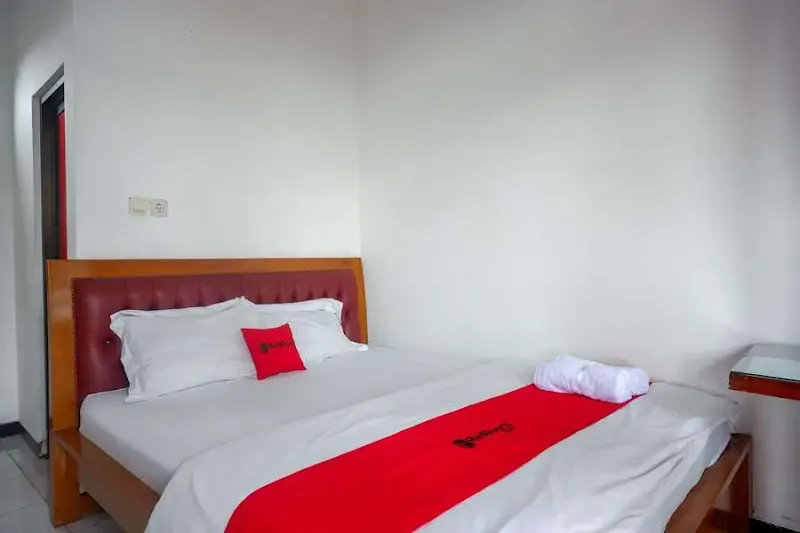 RedDoorz Alun-Alun Wonosobo 2 - Photo 2