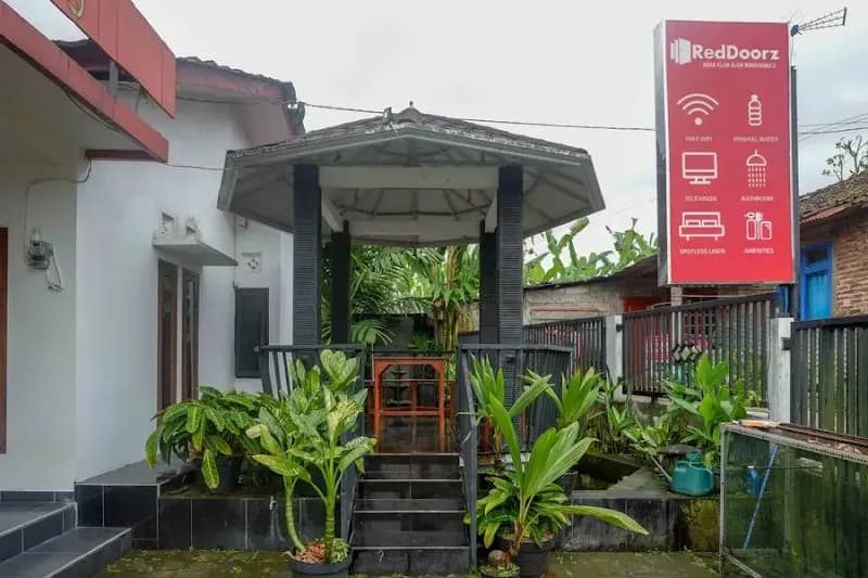 RedDoorz Alun-Alun Wonosobo 2 - Photo 4