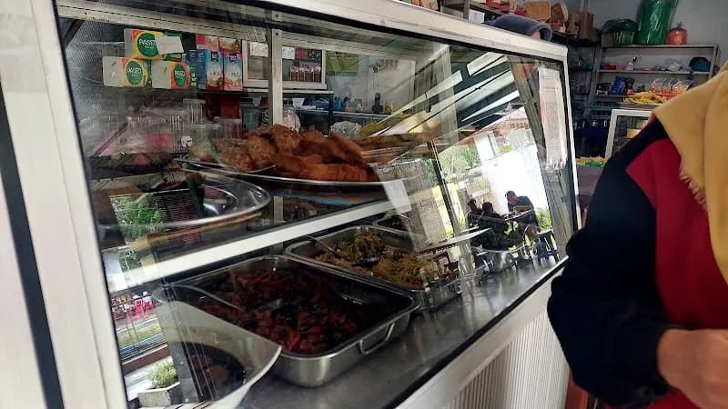 Warung Makan Taman Sari - Photo 5