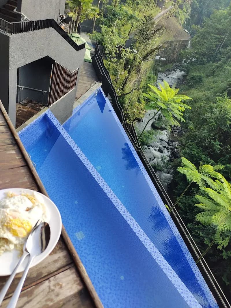 Canting Restaurant - Photo 3