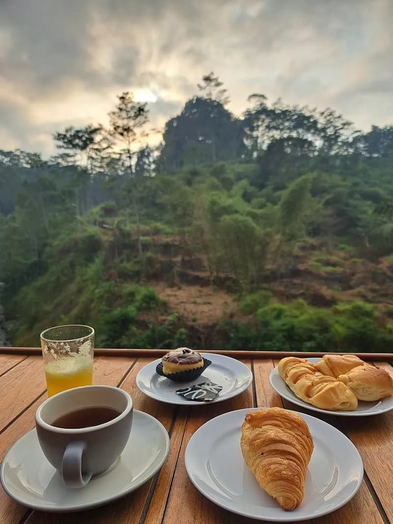 Canting Restaurant - Photo 4