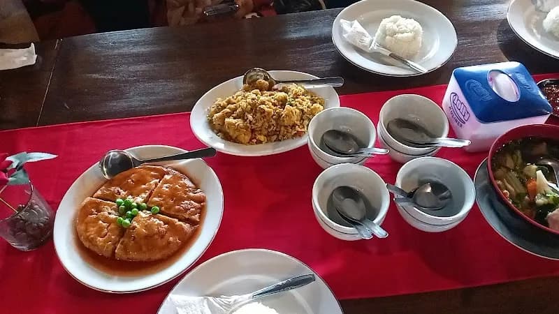 Red Lotus Resto & Coffee - Photo 2