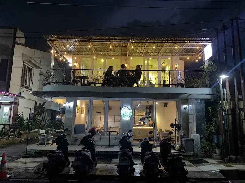 Double U Coffee Shop - Photo 3