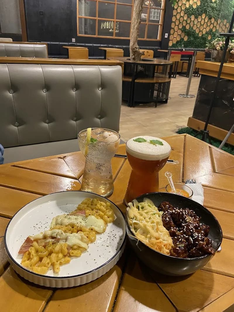 Manaris Coffee & Eatery - Photo 2