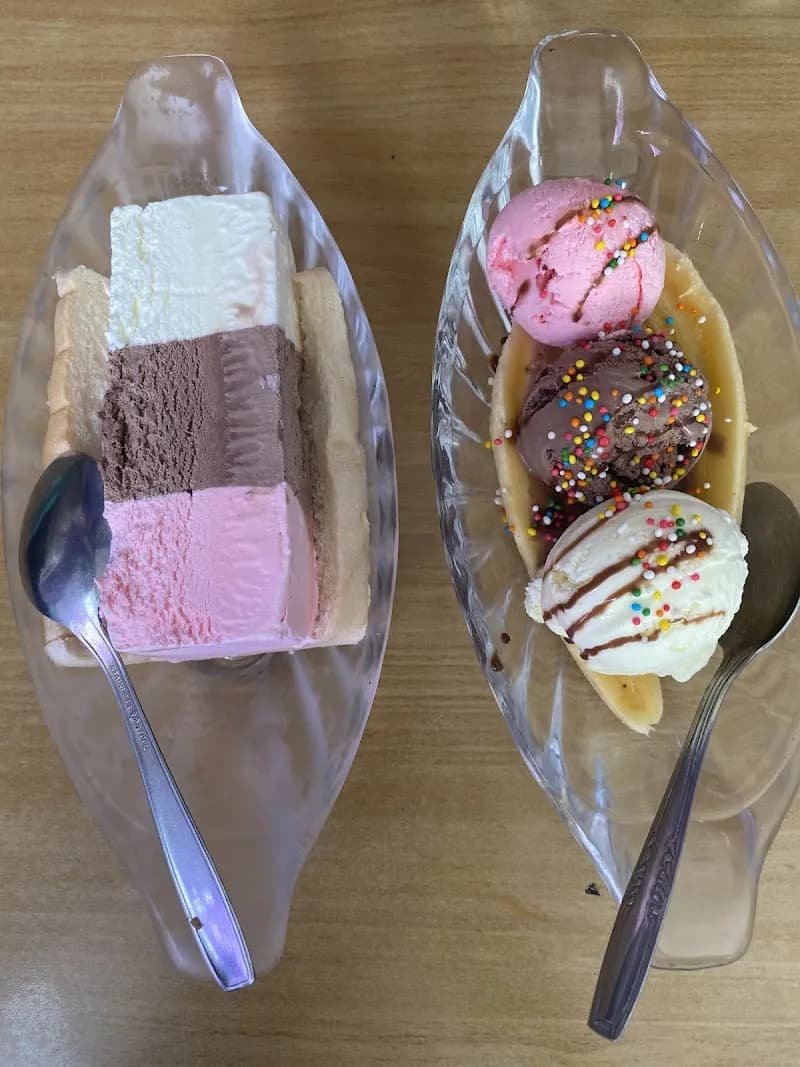 Ice Cream 77 - Photo 3