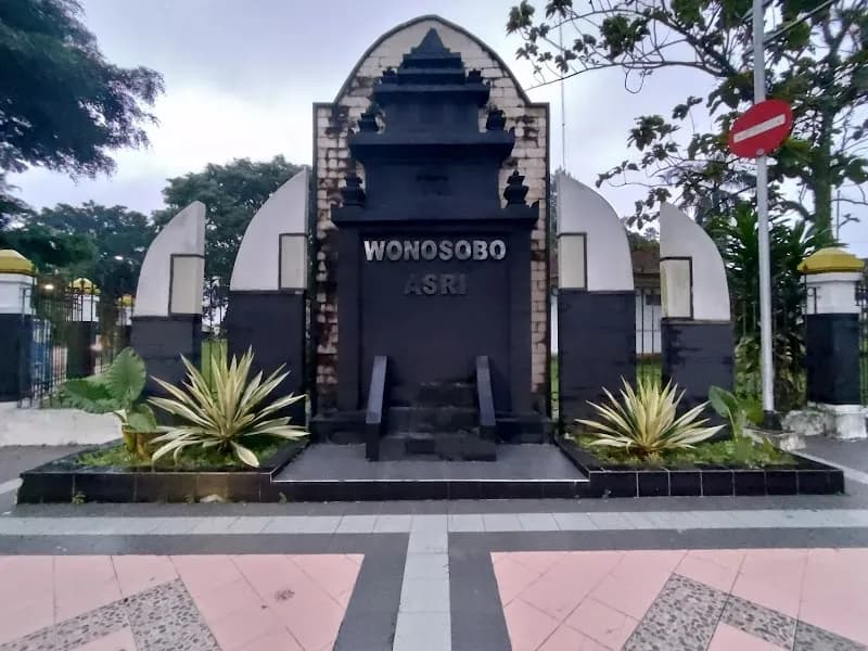 Alun-Alun Wonosobo - Photo 2