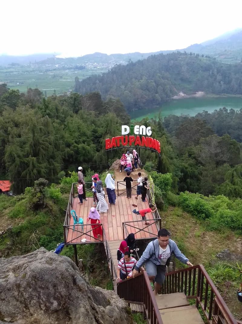 Batu Pandang Dieng - Photo 2
