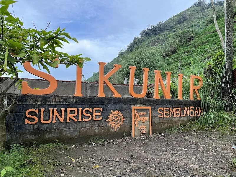 Sikunir Sunrise - Photo 5