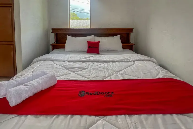RedDoorz Jalan Dieng 4