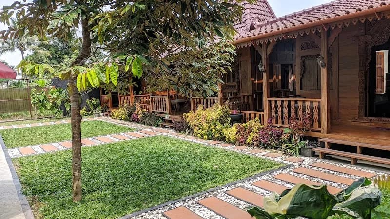 RedDoorz Syariah Terminal Mendolo