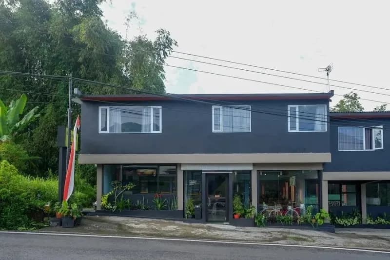 Umbrella Homestay & Resto