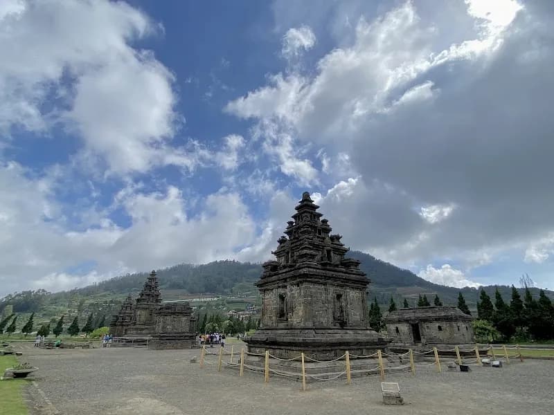 Candi Puntadewa