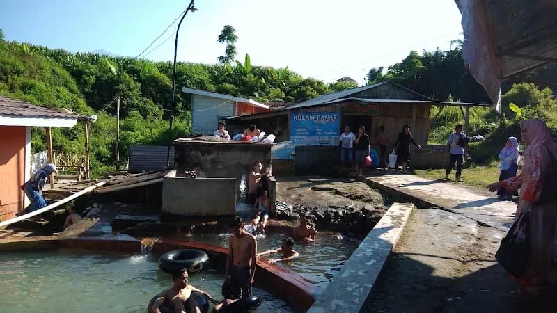 Pemandian Air Hangat Manggisan