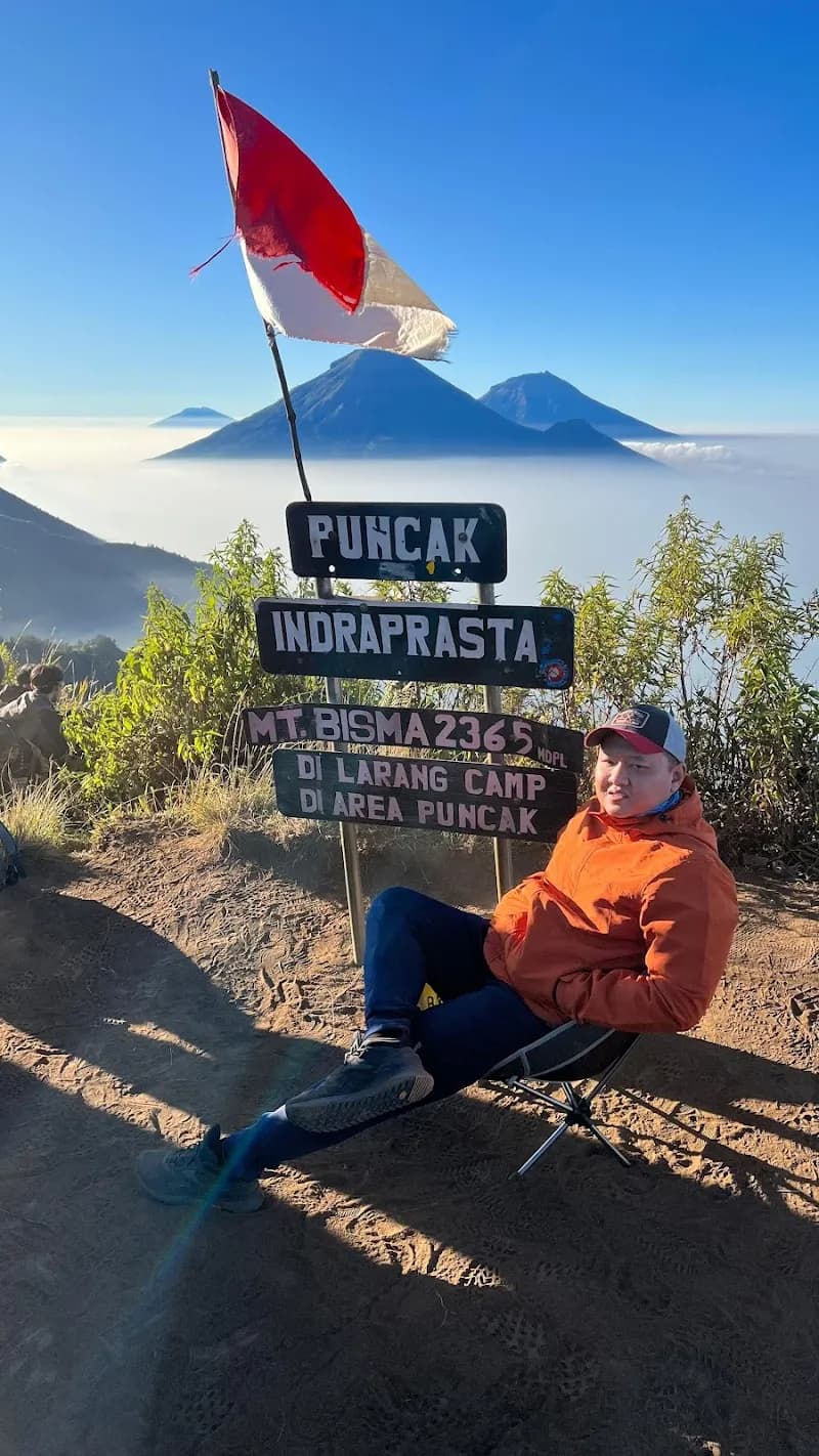 Puncak Indraprasta Gunung Bismo