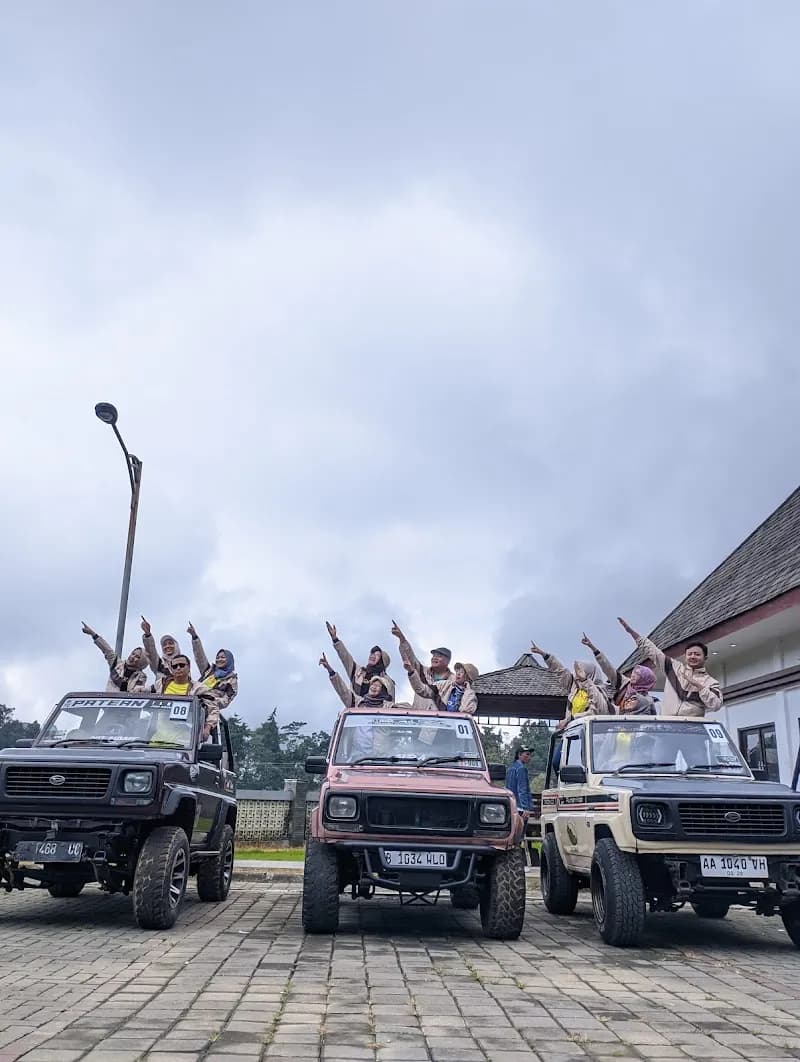 Faris Jeep Dieng