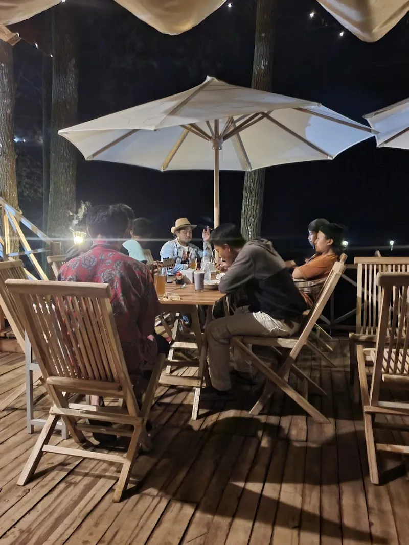 Cabin Cafe in the Wood