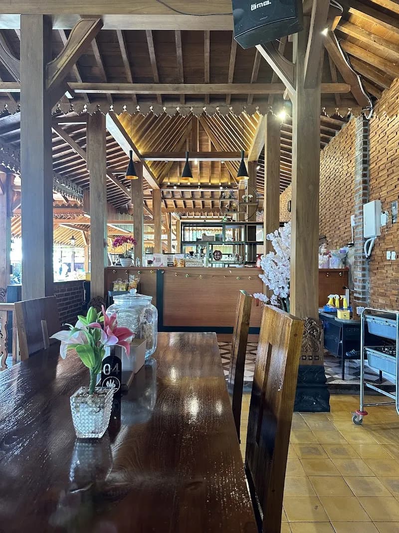 Joglo Nawasena Resto & Cafe