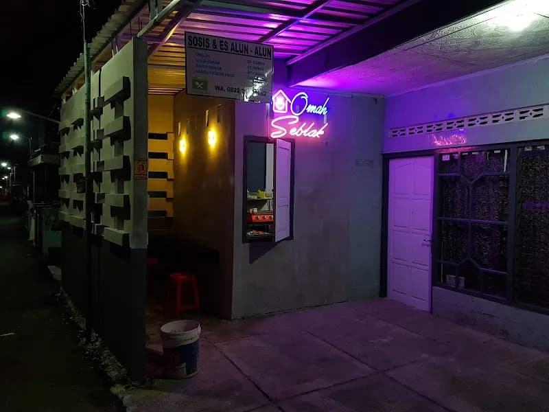 Sosis dan Es Alun-Alun Sirandu