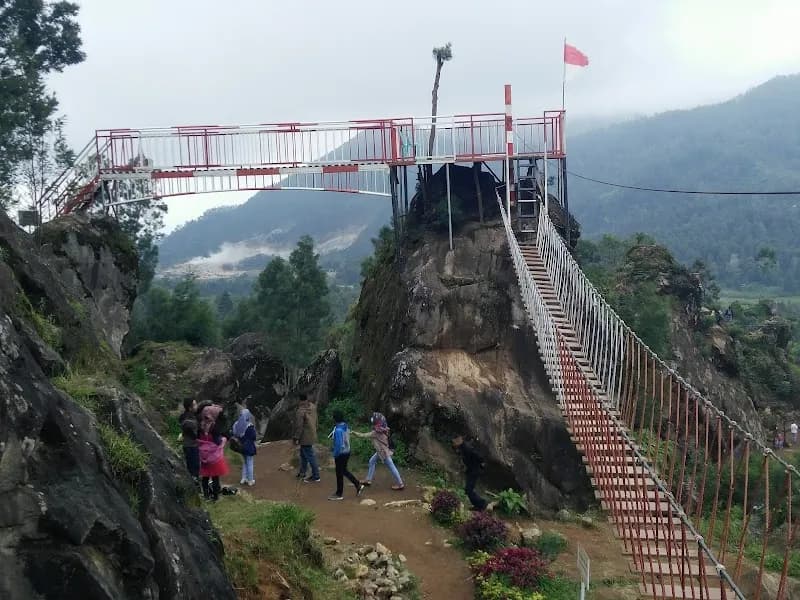 Jembatan Merah Putih Dieng